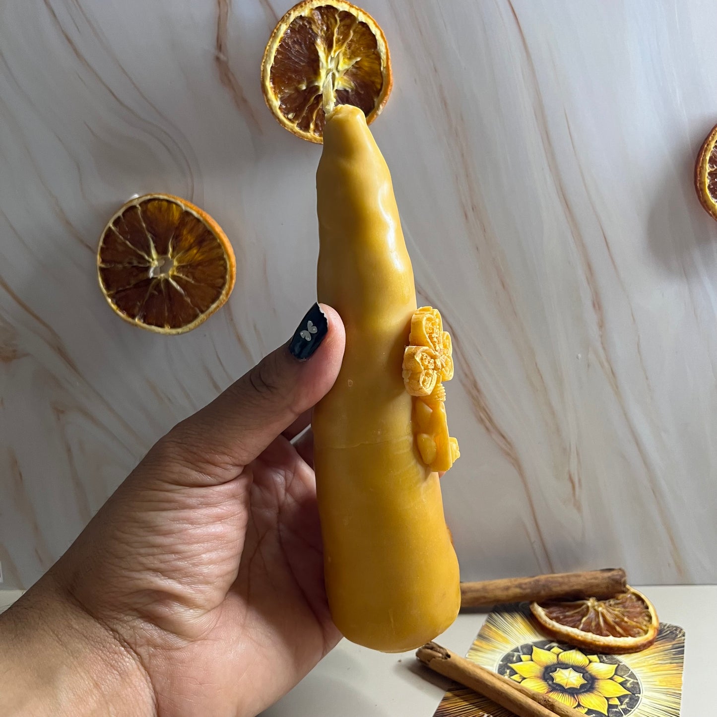Golden Fülle – Ritualkerze aus Bienenwachs | Nanna Moon