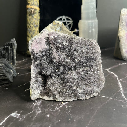 Amethyst Druse mit flacher Basis