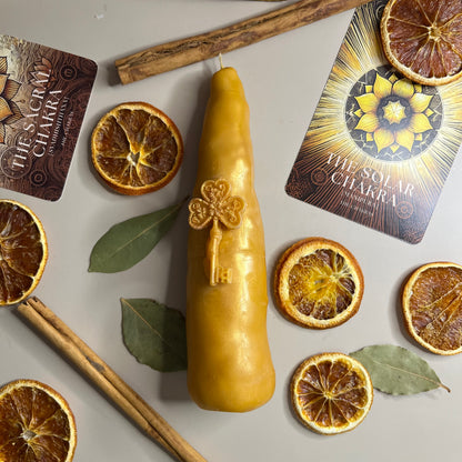 Golden Fülle – Ritualkerze aus Bienenwachs | Nanna Moon